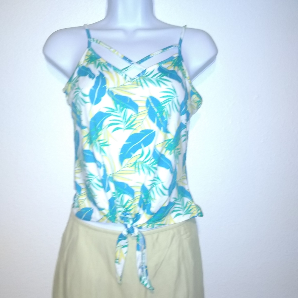 Poof Feather Print Boho Sleeveless Top